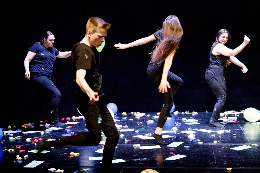 Wer Wir Sind Schauspiel Frankfurt